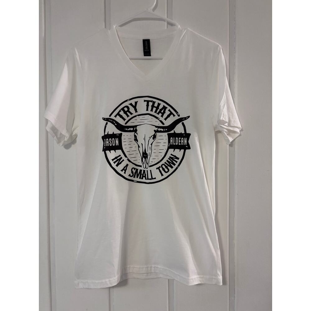 Jason Aldean Try That In A Small Town Concert Tee Women’s Small White V Neck